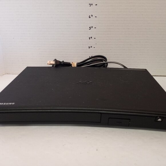 Samsung Blu Ray DVD CD Player Model BD-JM57C No Remote - Picture 1 of 6